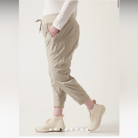 Athleta Pant Trouser Trekkie North Jogger Tan Neutral Hiking Climbing Abrasion - Picture 3 of 13
